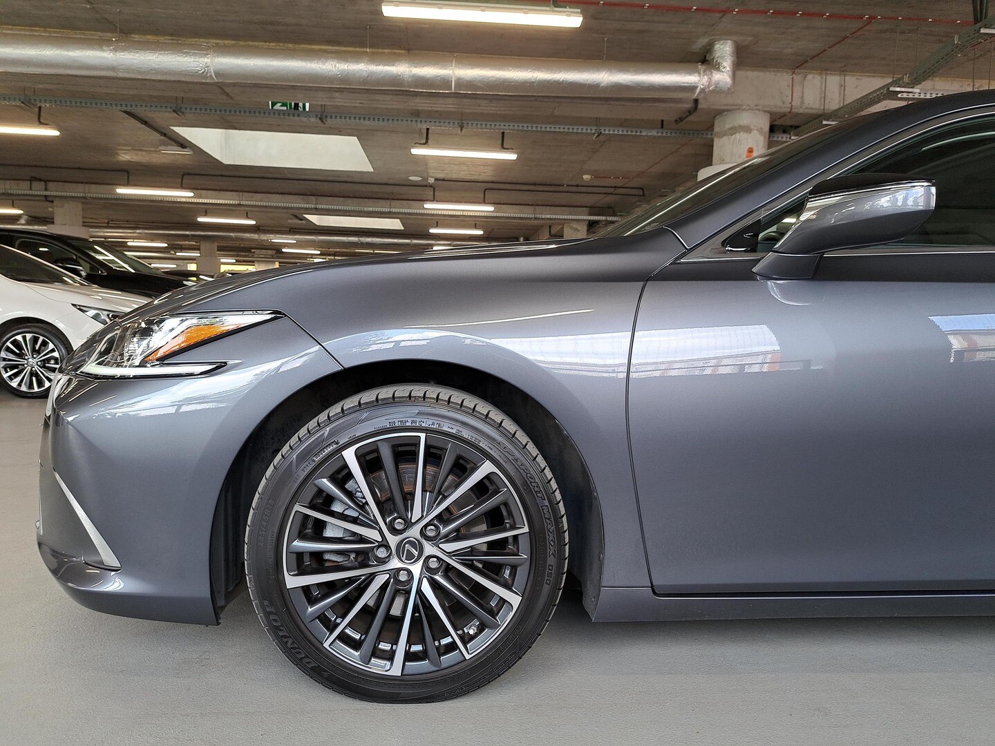 Lexus ES