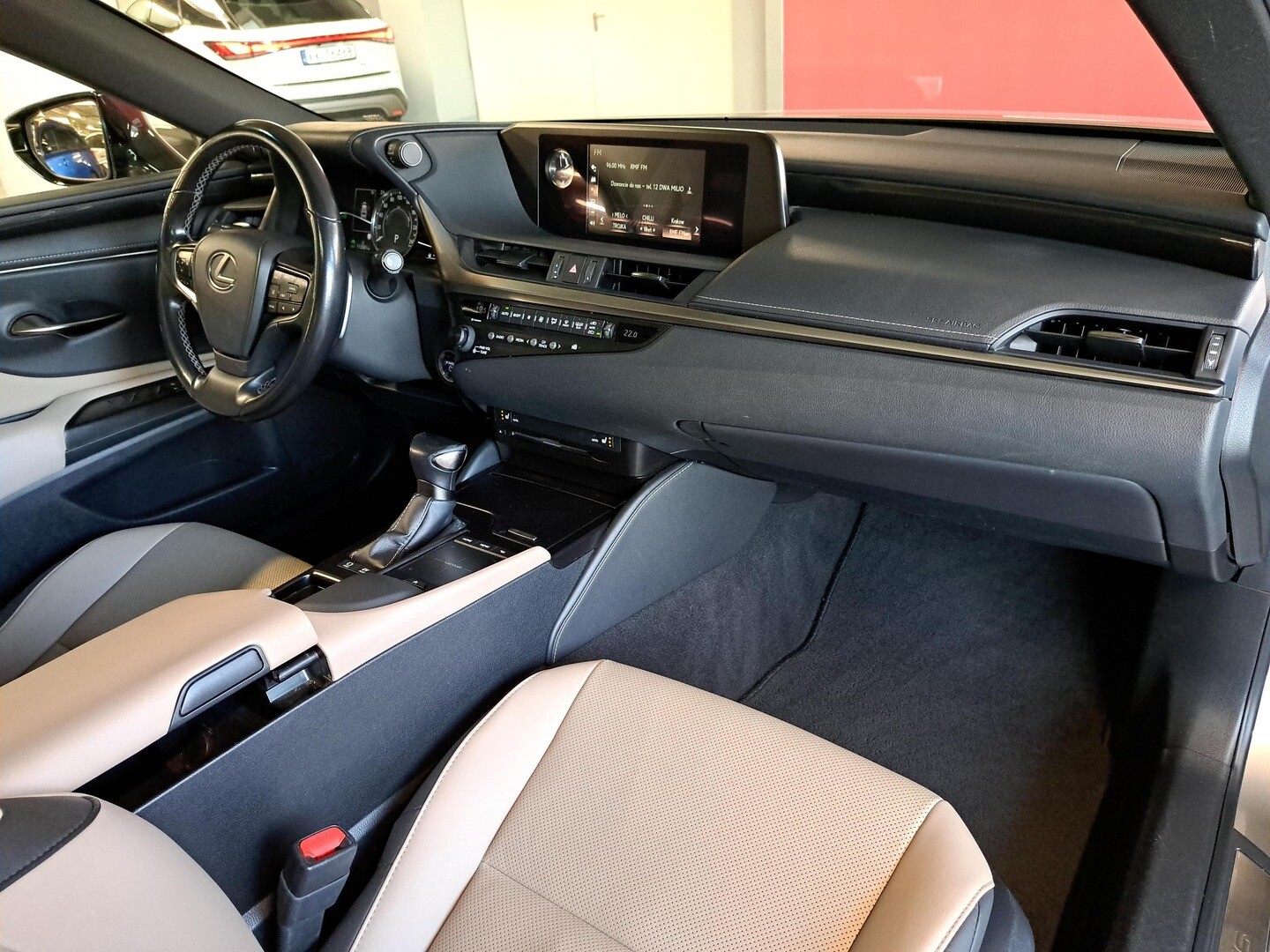 Lexus ES