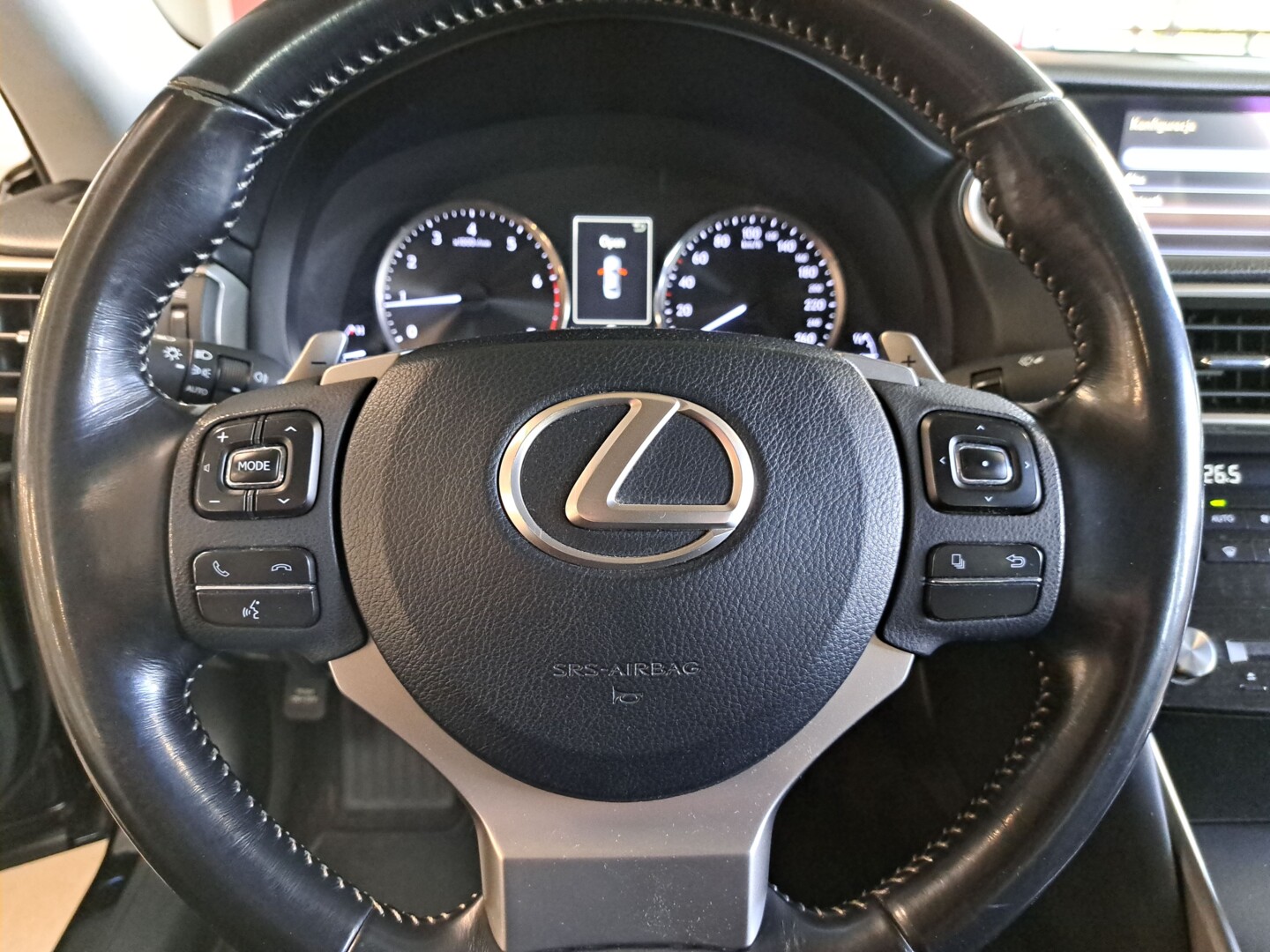 Lexus IS