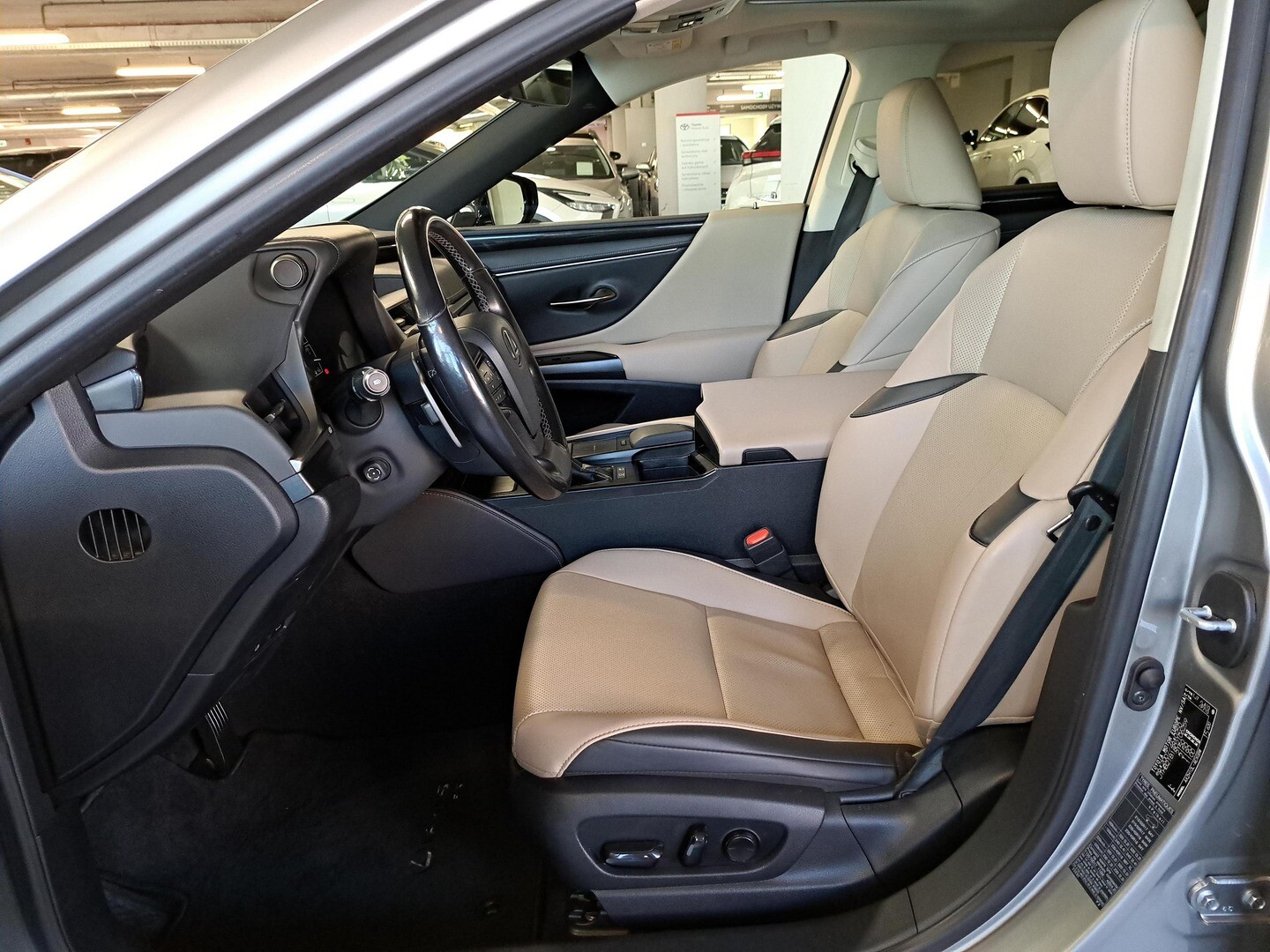 Lexus ES