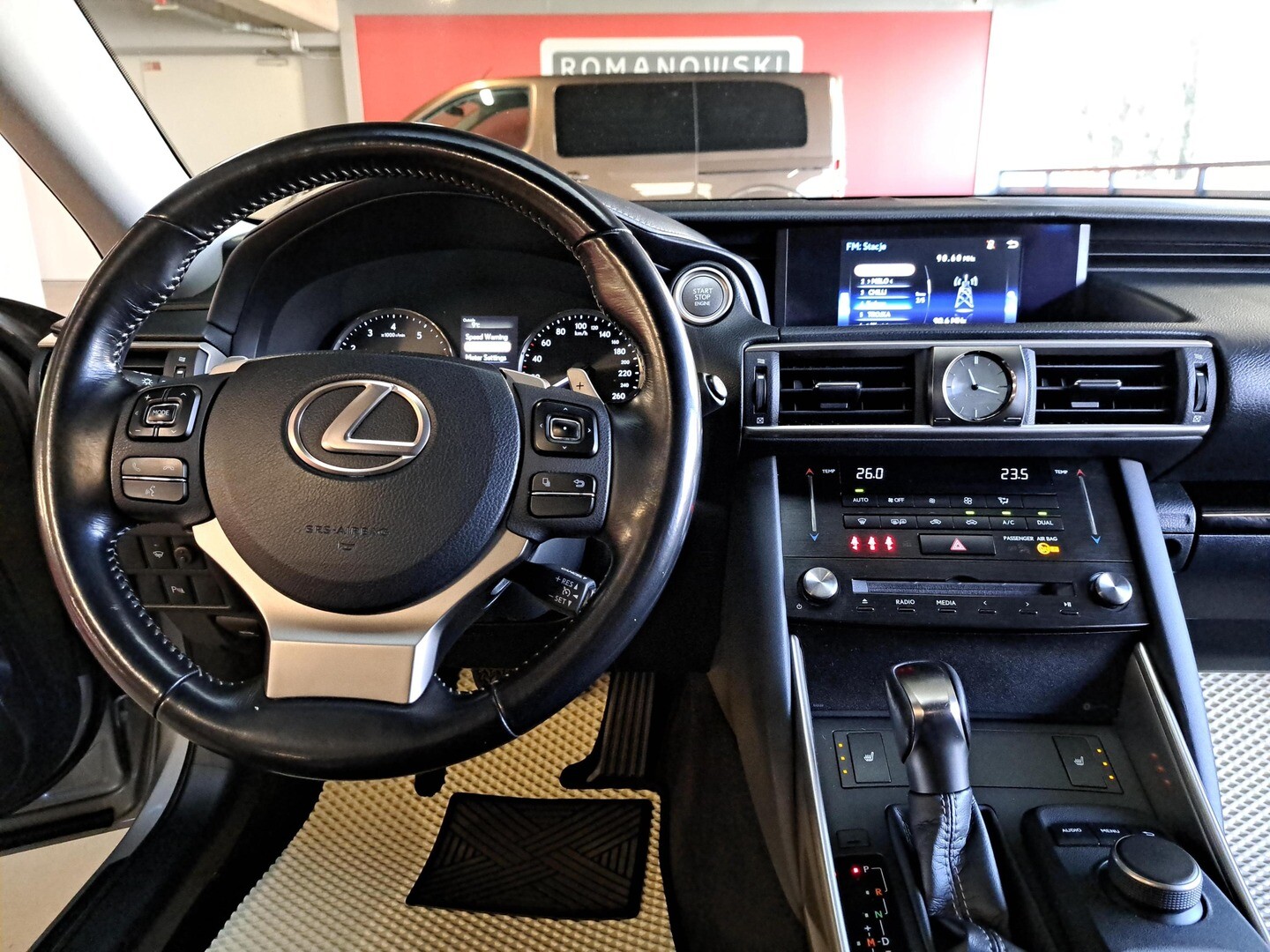 Lexus IS