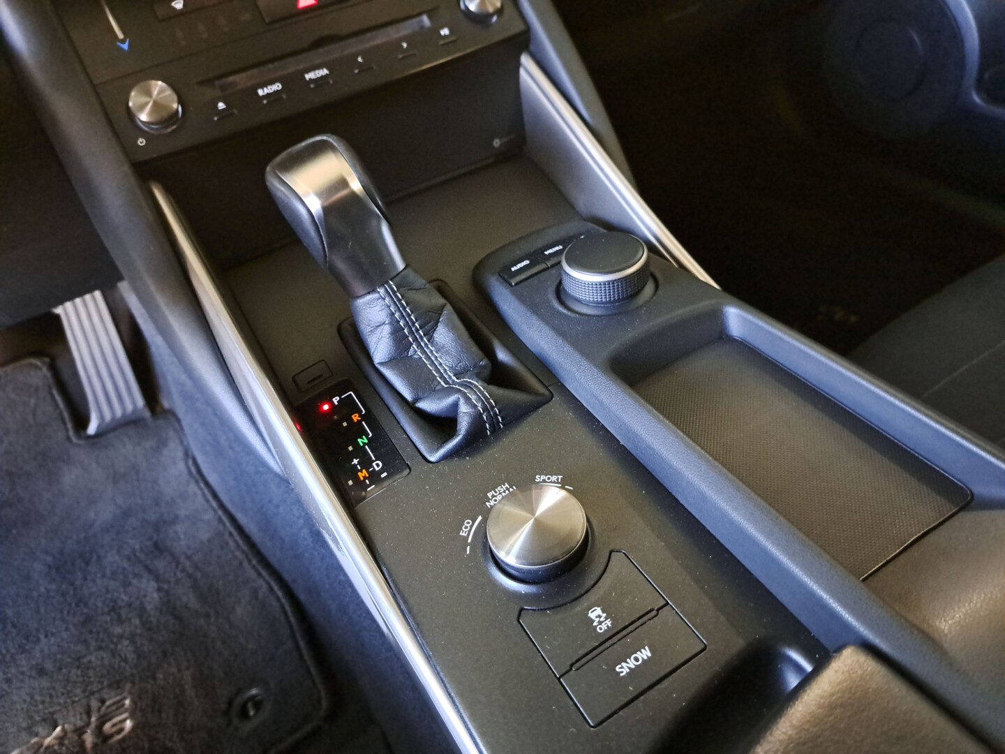 Lexus IS