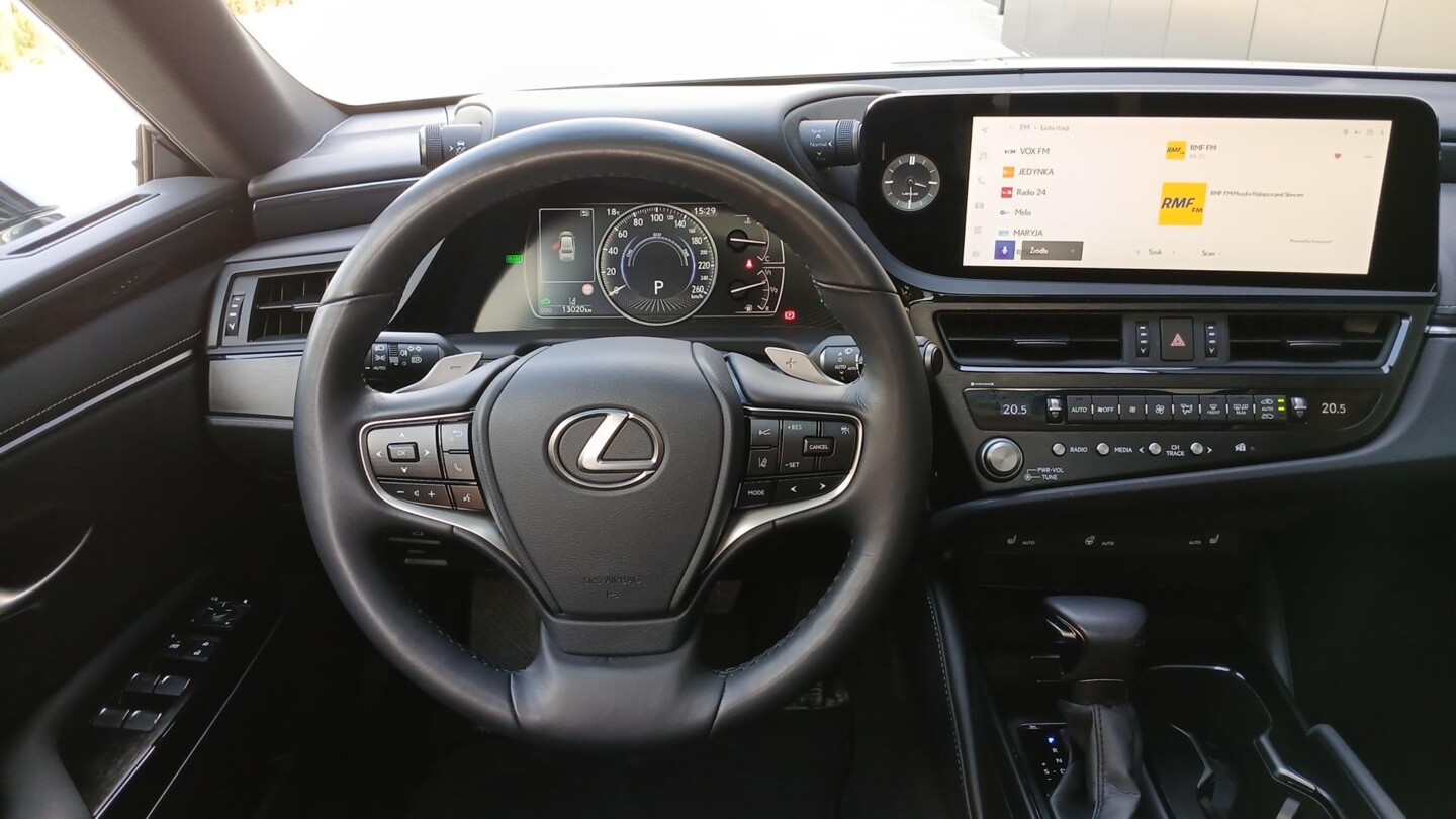 Lexus ES