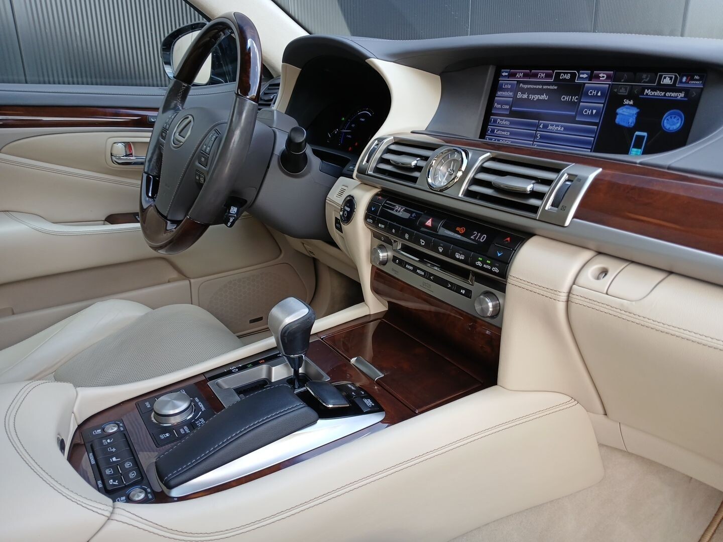 Lexus LS