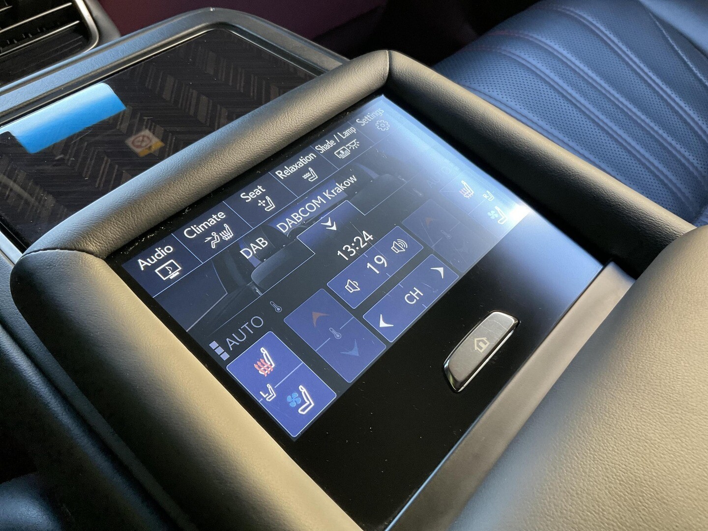 Lexus LS