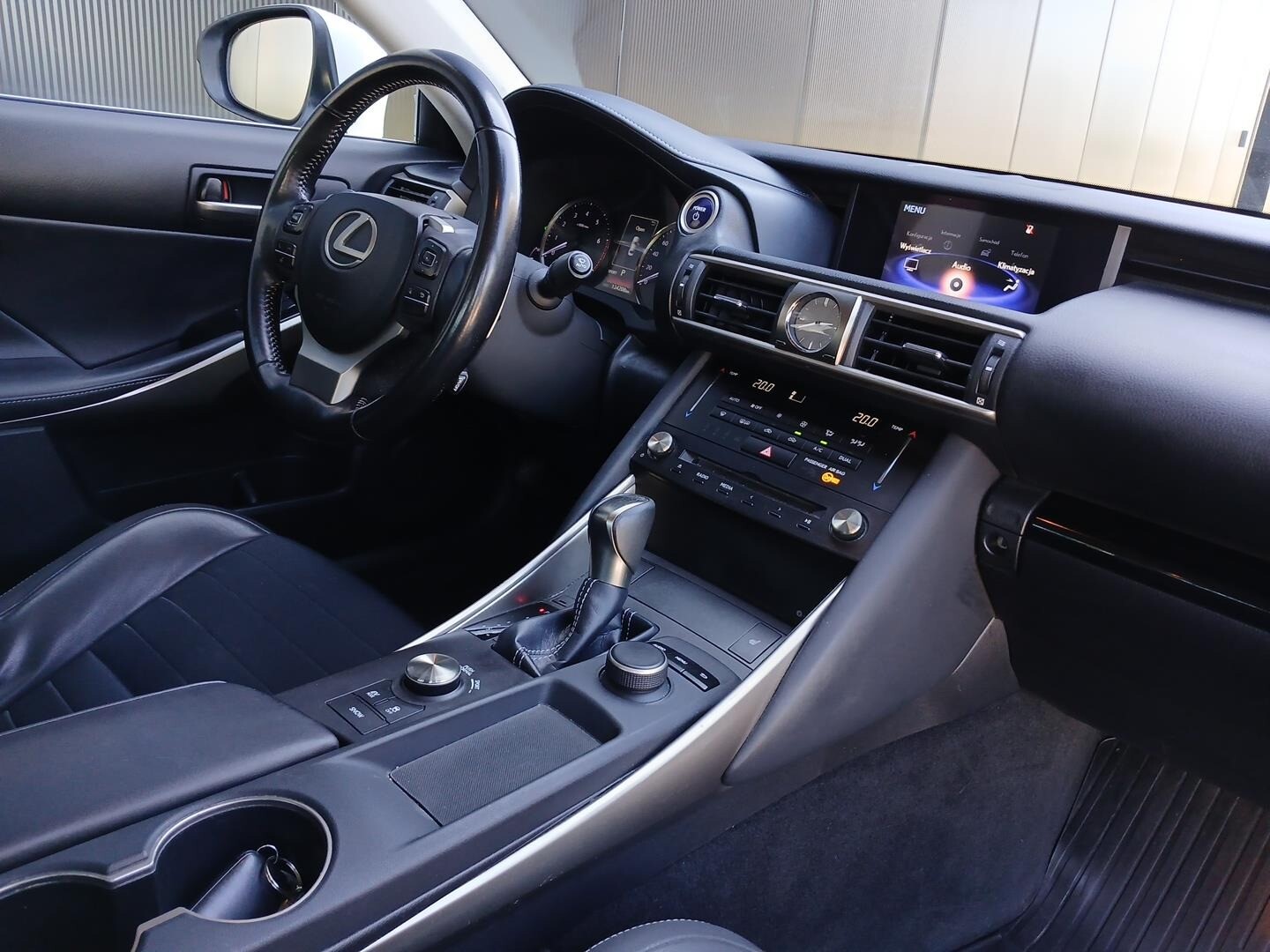 Lexus IS