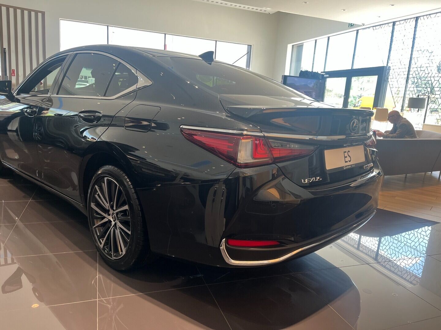 Lexus ES