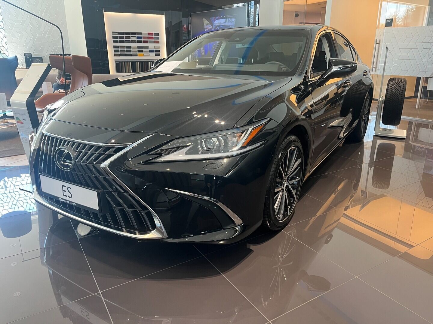 Lexus ES
