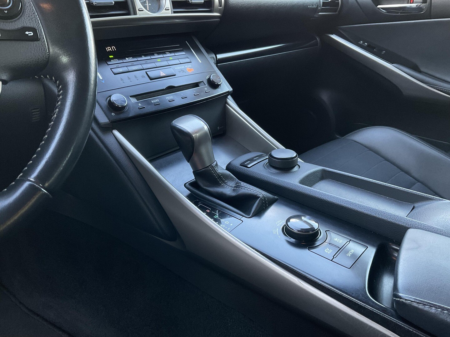 Lexus IS
