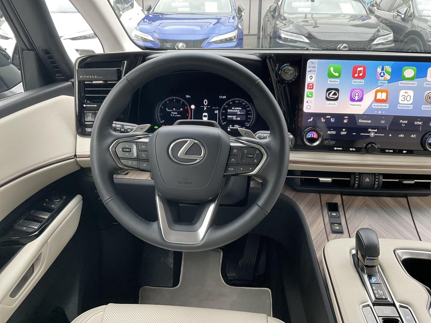 Lexus LM
