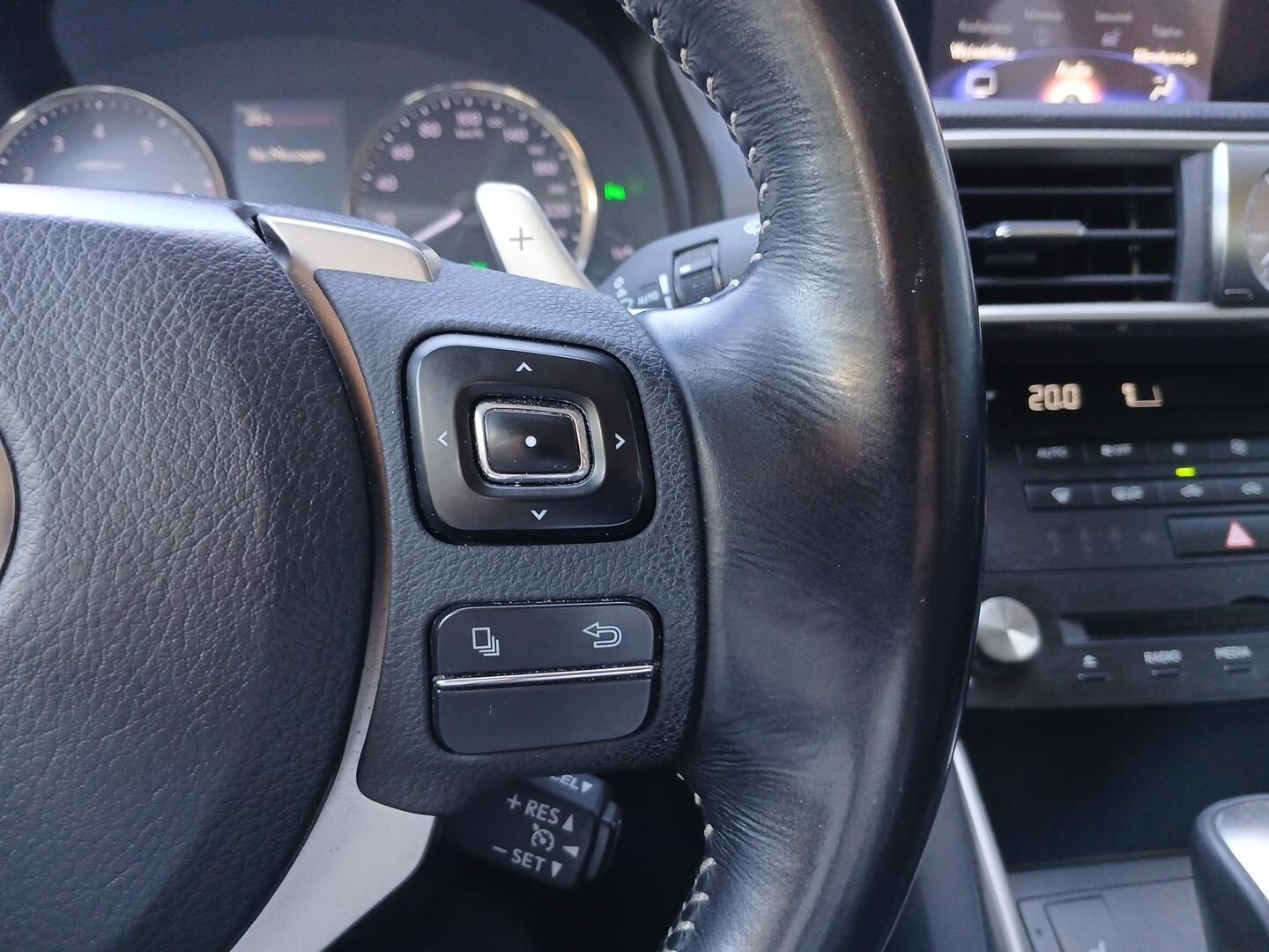 Lexus IS