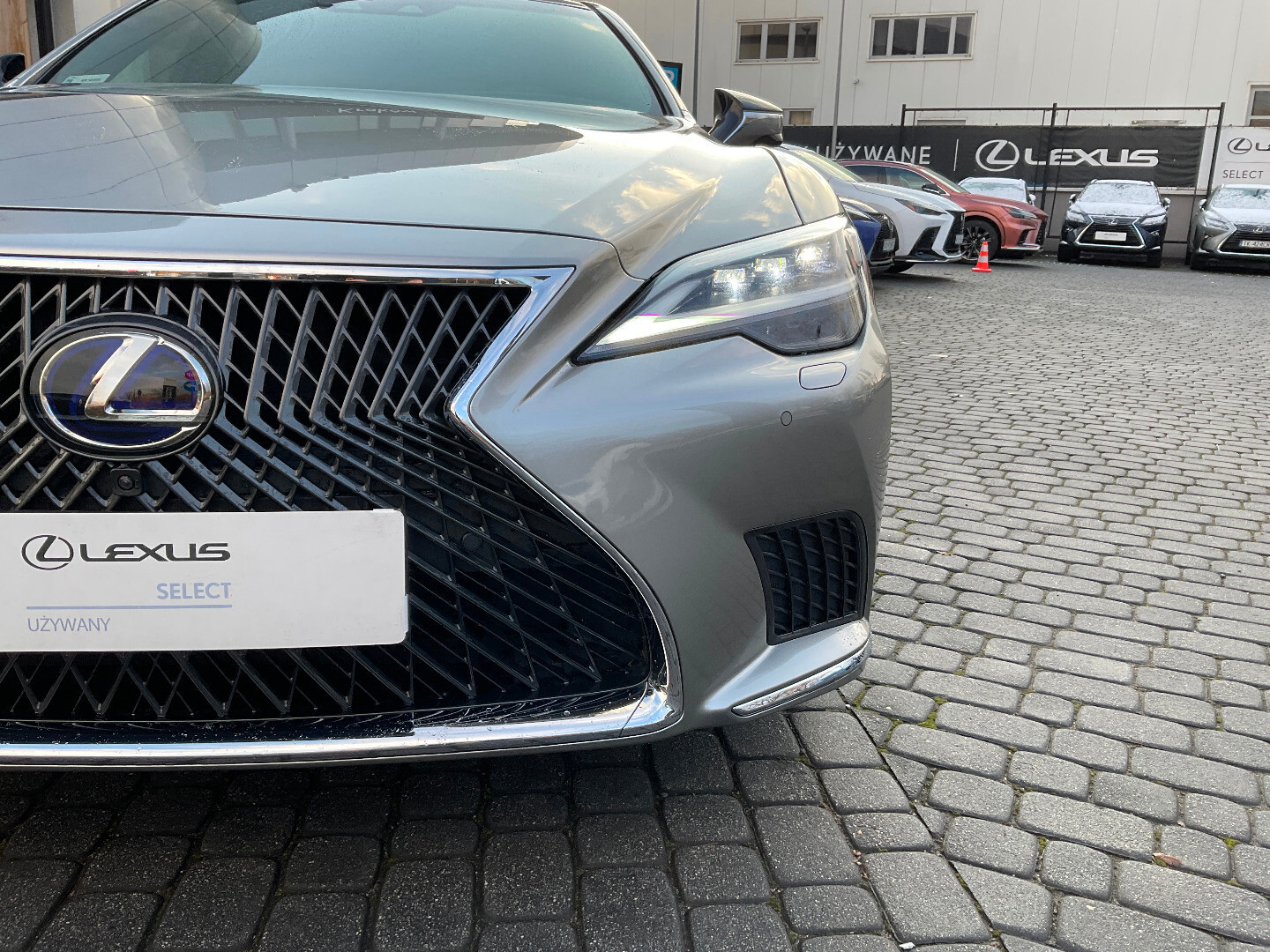 Lexus LS