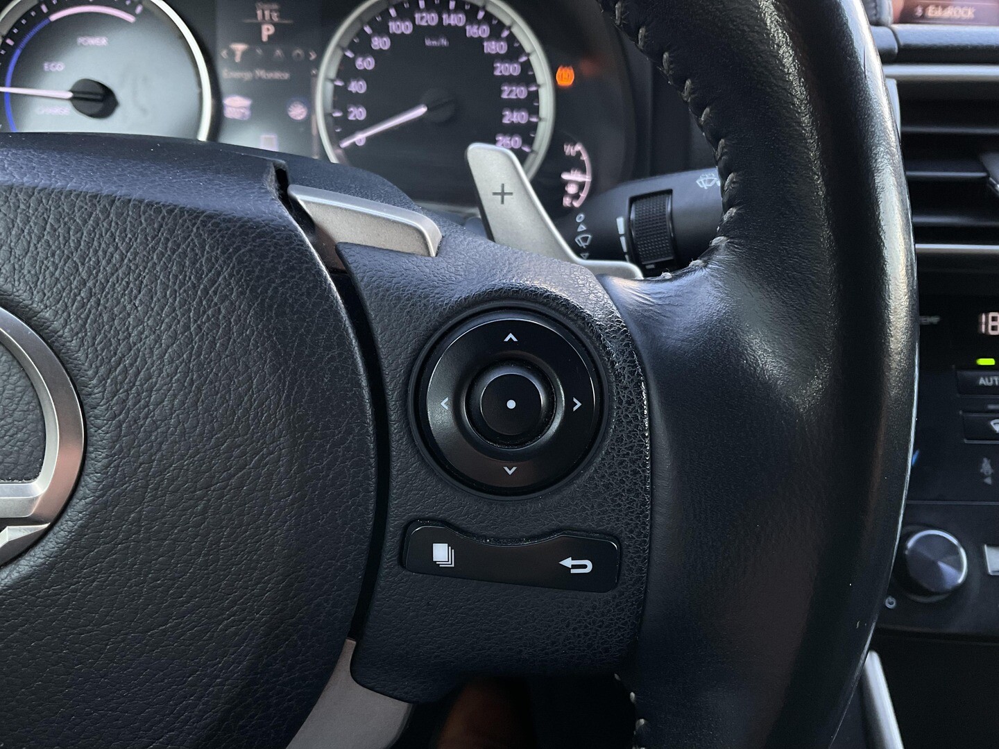 Lexus IS