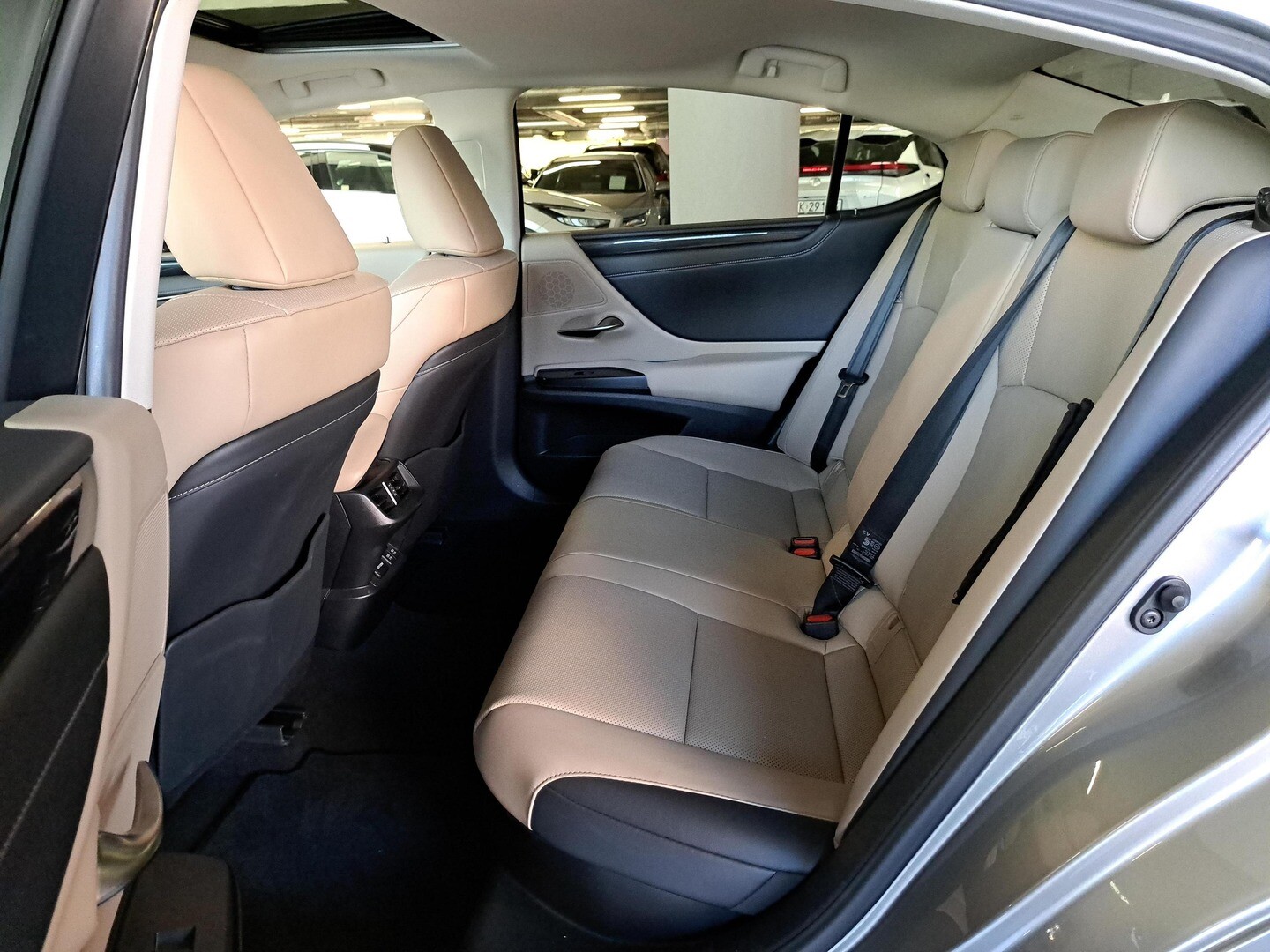 Lexus ES