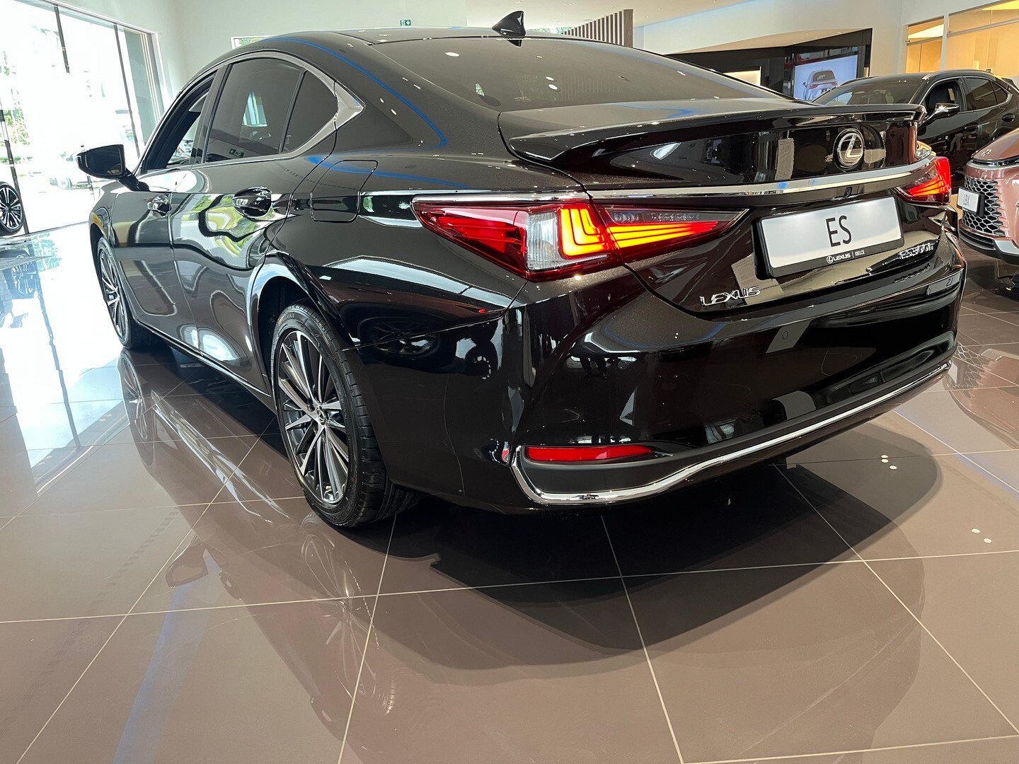 Lexus ES