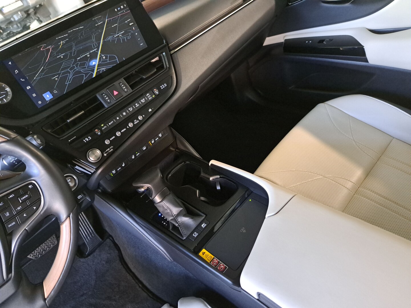Lexus ES