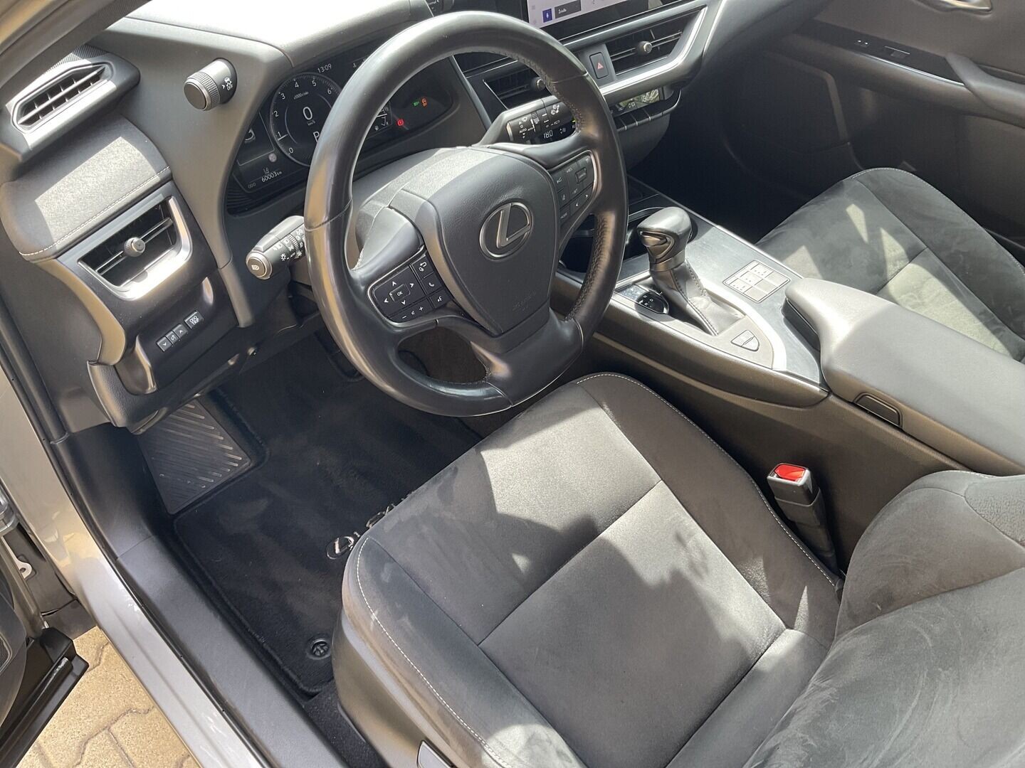 Lexus UX