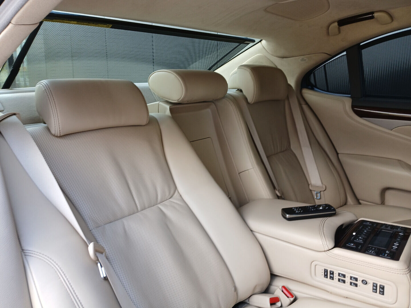 Lexus LS